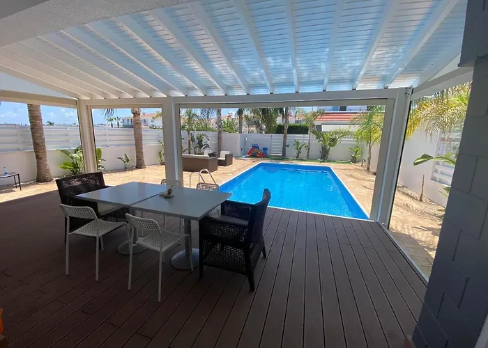 Villa Angel - Exotic Villa 200M From Beach