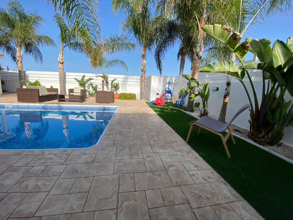Angel - Exotic 200m From Holiday home *