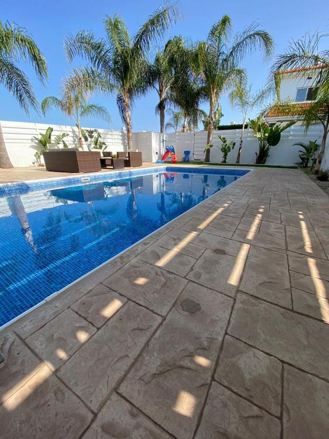 Angel - Exotic 200m From * Paralimni